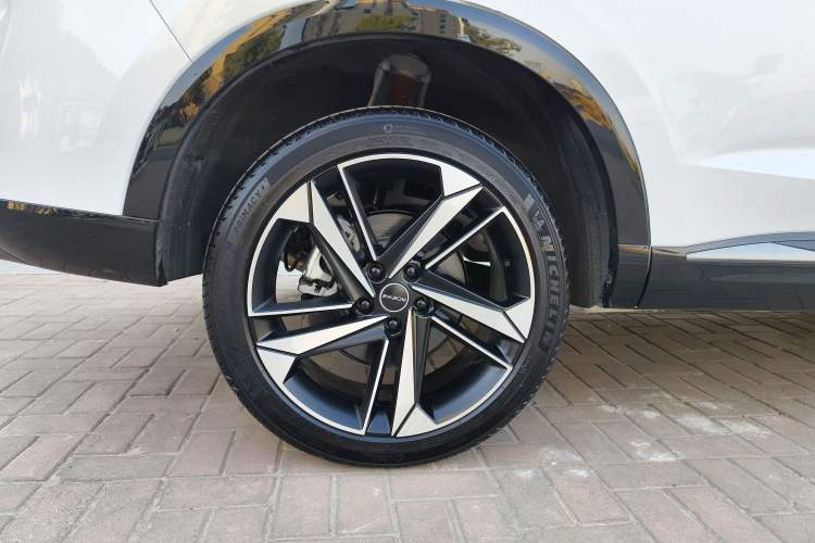 Used Roewe RX5 MAX 2022 1.5T Automatic Zhiwei Prestige Edition Right Rear Wheel Hub