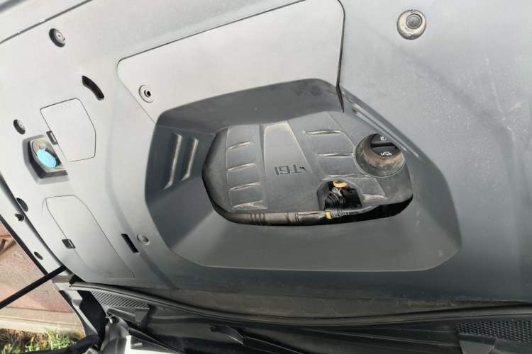 Used Roewe RX5 MAX 2022 1.5T Automatic Zhiwei Prestige Edition Engine Bay