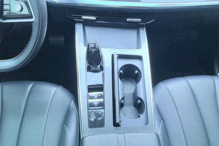 Used Roewe RX5 MAX 2022 1.5T Automatic Zhiwei Prestige Edition Gear Lever