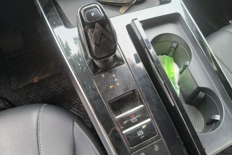 Used Roewe RX5 MAX 2022 1.5T Automatic Zhiwei Prestige Edition Gear Lever