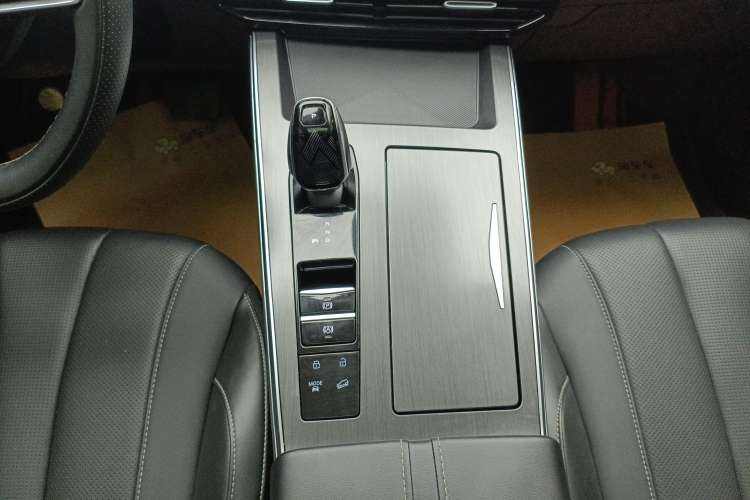 Used Roewe RX5 MAX 2022 1.5T Automatic Zhiwei Prestige Edition Gear Lever
