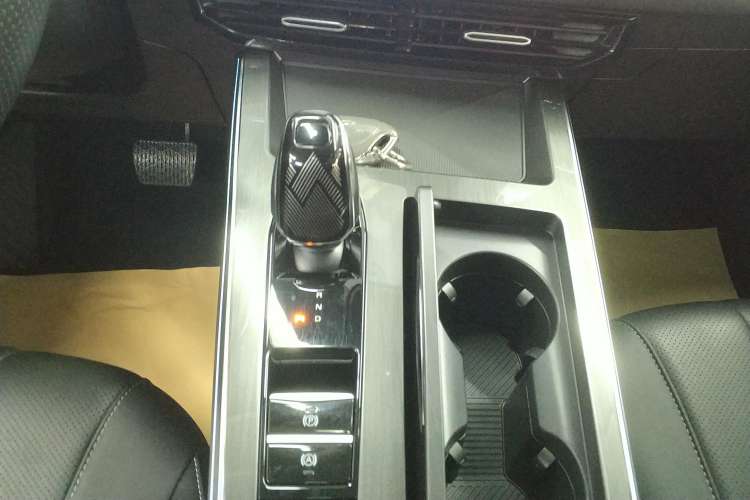 Used Roewe RX5 MAX 2022 1.5T Automatic Zhiwei Prestige Edition Gear Lever
