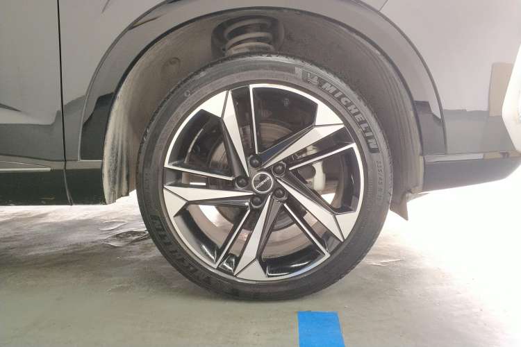 Used Roewe RX5 MAX 2022 1.5T Automatic Zhiwei Prestige Edition Left Rear Wheel Hub