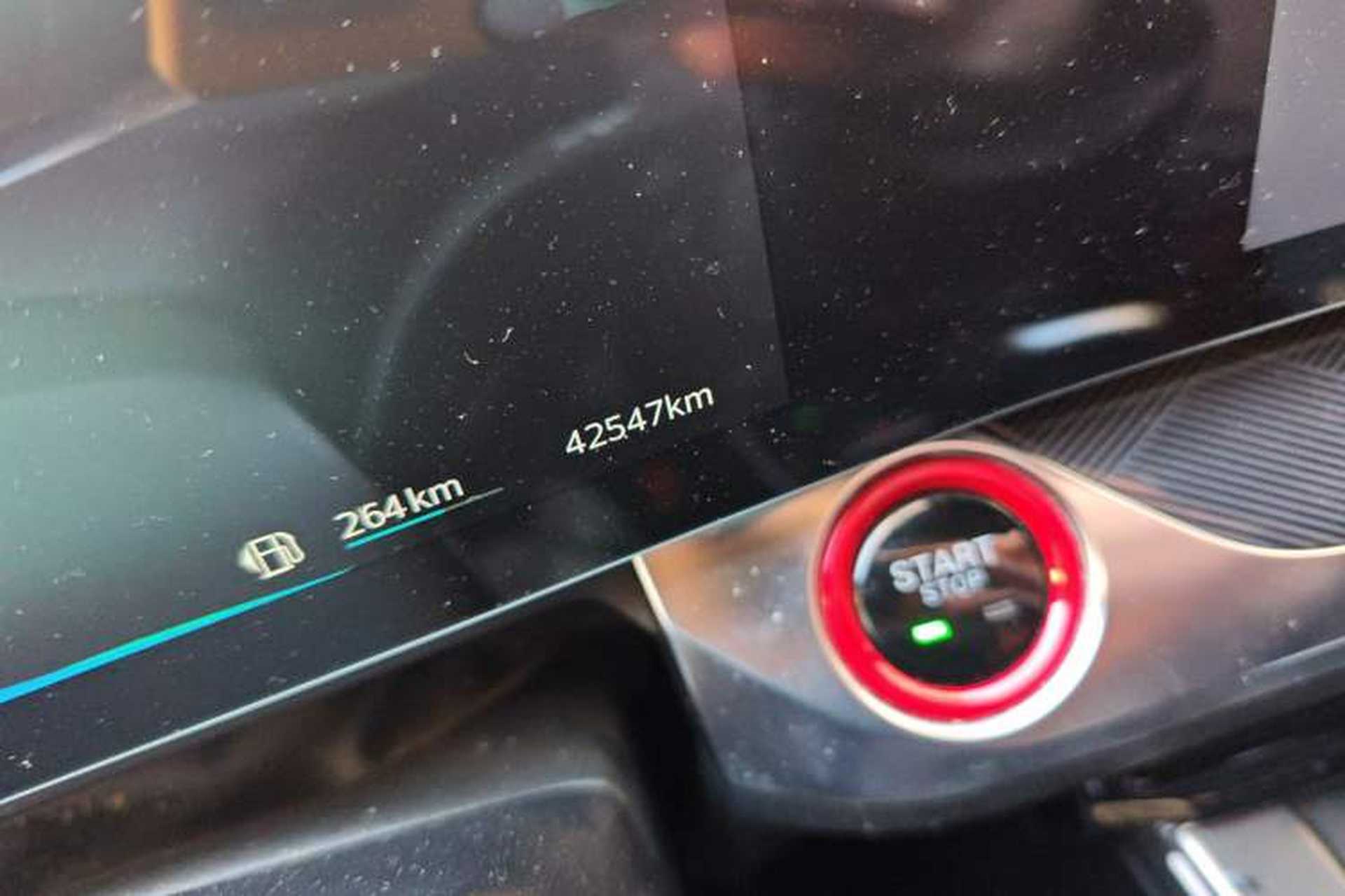 Used Roewe RX5 MAX 2022 2.0T Automatic Zhiwei Zunrong Edition Odometer Close Up