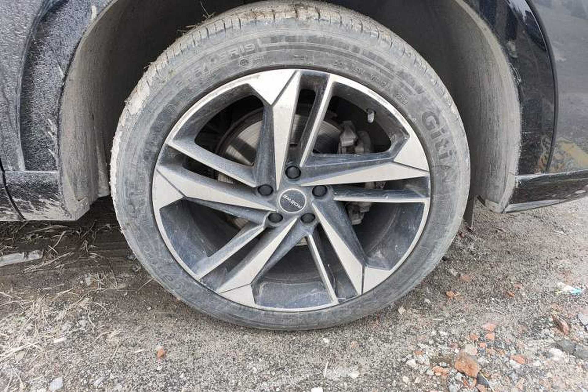 Used Roewe RX5 MAX 2022 1.5T Automatic Zhiwei Prestige Edition Right Front Wheel Hub