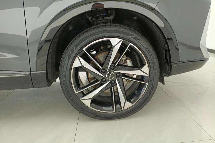 Used Roewe RX5 MAX 2022 1.5T Automatic Zhiwei Prestige Edition Right Front Wheel Hub
