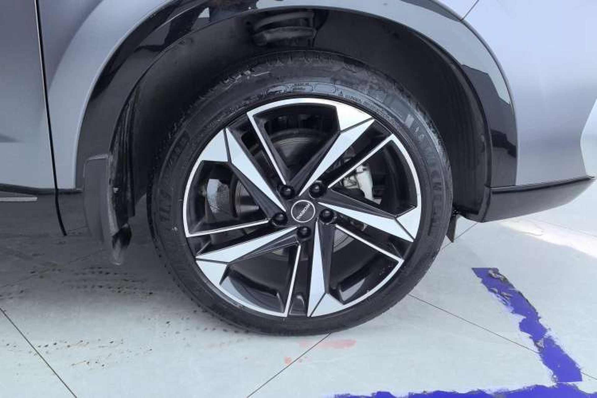Used Roewe RX5 MAX 2022 1.5T Automatic Zhiwei Prestige Edition Right Rear Wheel Hub