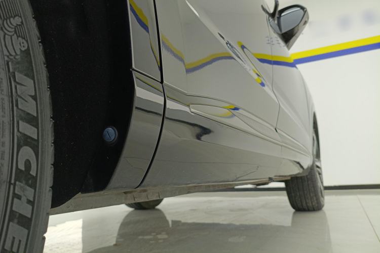 Used Roewe RX5 MAX 2022 1.5T Automatic Zhiwei Prestige Edition Right Side Sill