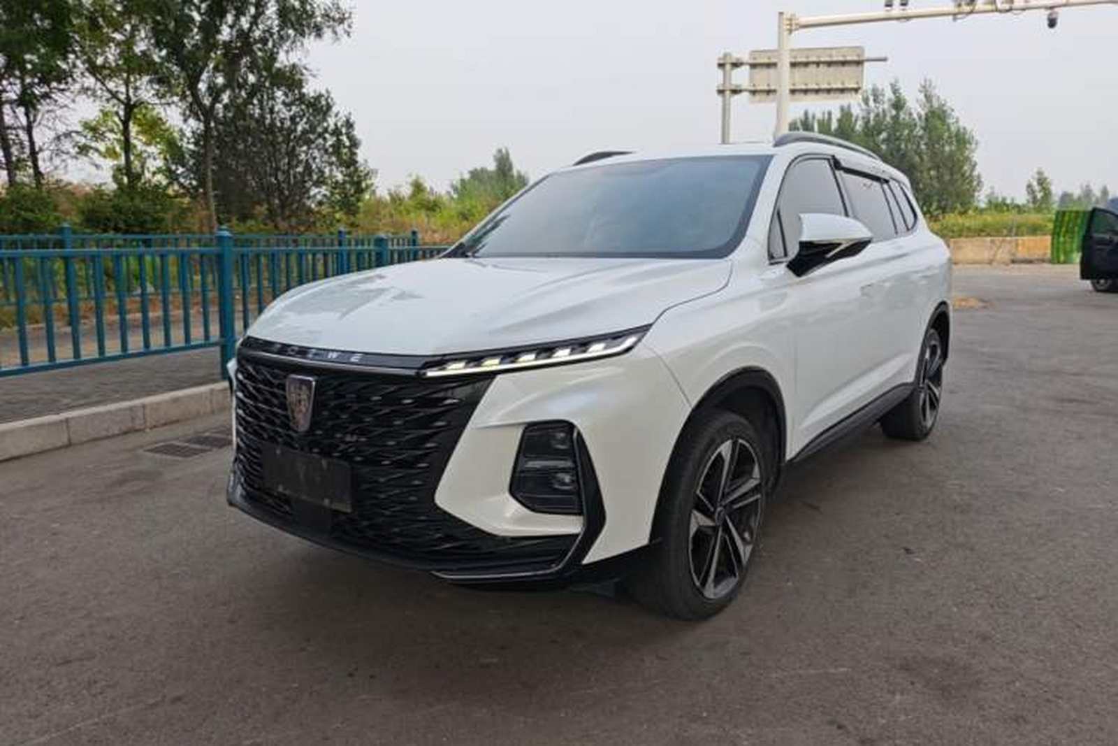 Фото Roewe с площадки