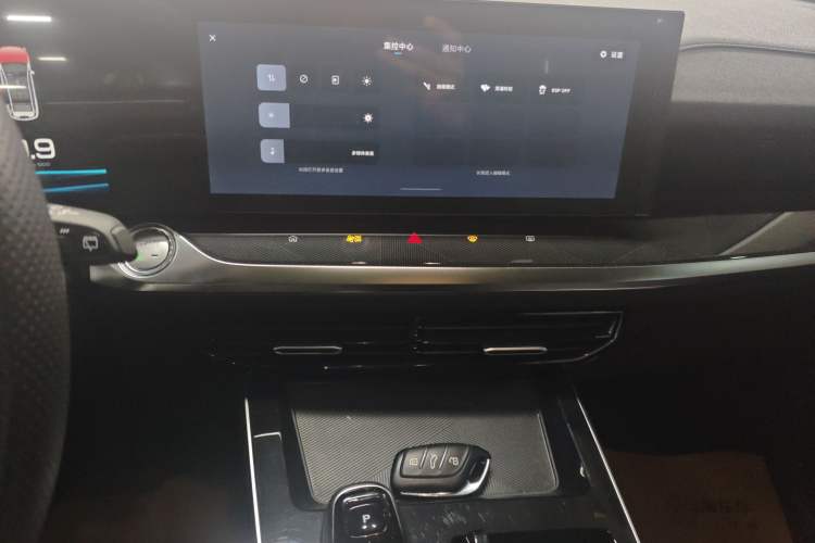 Used Roewe RX5 MAX 2022 1.5T Automatic Youwei Luxury Edition Audio And AC Panel