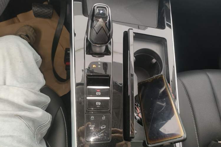 Used Roewe RX5 MAX 2022 1.5T Automatic Youwei Luxury Edition Gear Lever