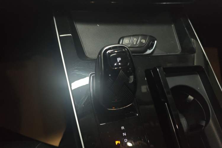 Used Roewe RX5 MAX 2022 1.5T Automatic Youwei Luxury Edition Gear Lever