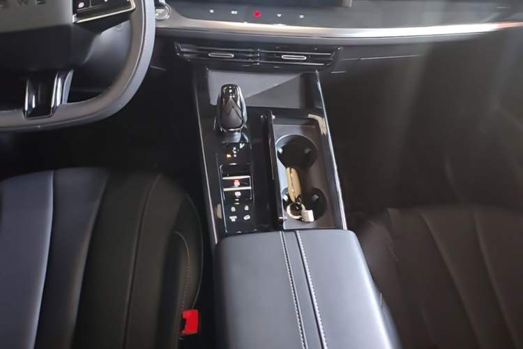 Used Roewe RX5 MAX 2022 1.5T Automatic Youwei Luxury Edition Gear Lever