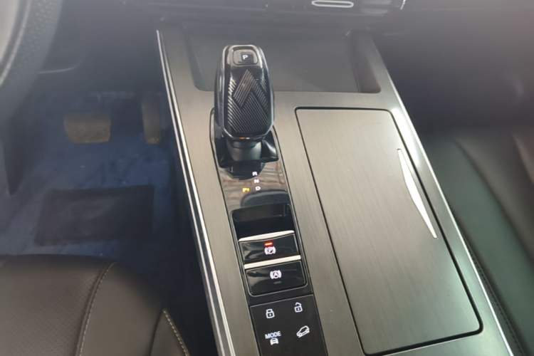Used Roewe RX5 MAX 2022 1.5T Automatic Zhiwei Prestige Edition Gear Lever