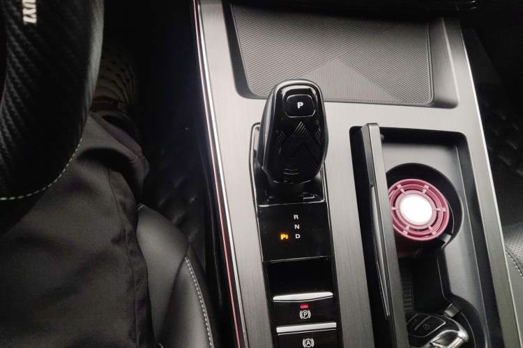 Used Roewe RX5 MAX 2022 1.5T Automatic Zhiwei Prestige Edition Gear Lever