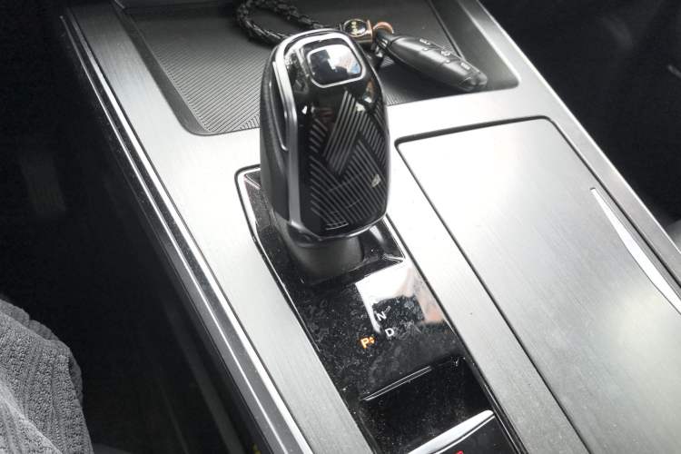Used Roewe RX5 MAX 2022 1.5T Automatic Zhiwei Prestige Edition Gear Lever