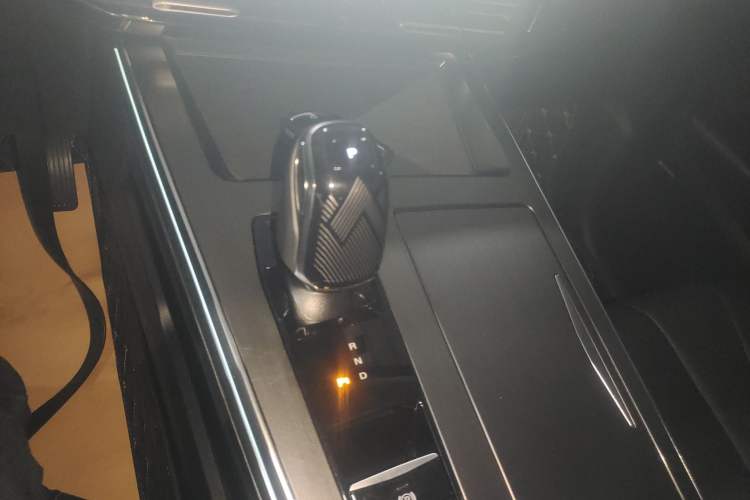 Used Roewe RX5 MAX 2022 1.5T Automatic Zhiwei Prestige Edition Gear Lever