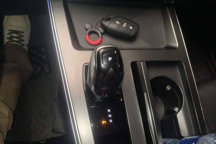 Used Roewe RX5 MAX 2022 1.5T Automatic Zhiwei Prestige Edition Gear Lever