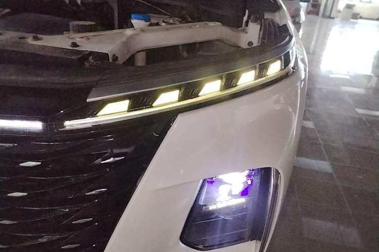 Used Roewe RX5 MAX 2022 1.5T Automatic Zhiwei Prestige Edition Left Front Headlight