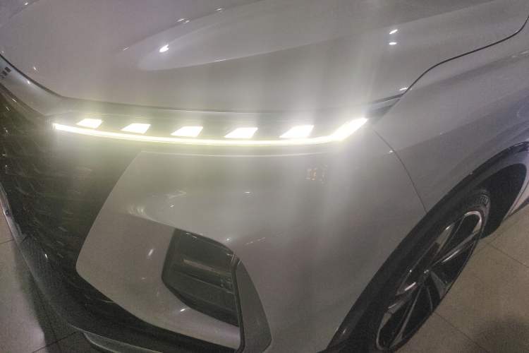 Used Roewe RX5 MAX 2022 1.5T Automatic Zhiwei Prestige Edition Left Front Headlight
