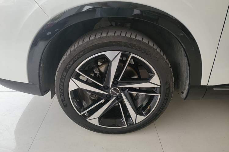Used Roewe RX5 MAX 2022 1.5T Automatic Youwei Luxury Edition Left Front Wheel Hub