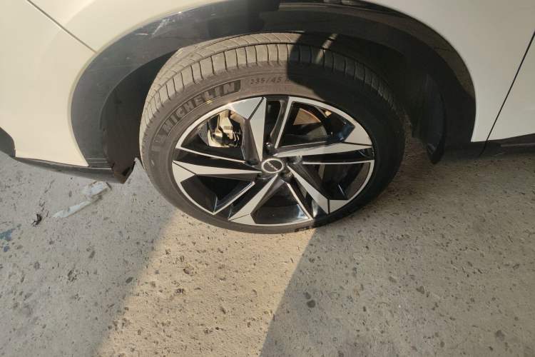 Used Roewe RX5 MAX 2022 1.5T Automatic Youwei Luxury Edition Left Front Wheel Hub
