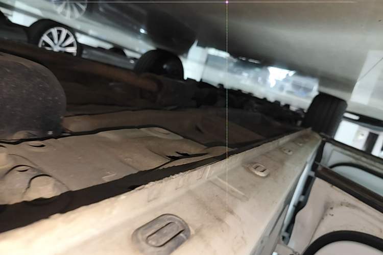 Used Roewe RX5 MAX 2022 1.5T Automatic Zhiwei Prestige Edition Left Side Sill