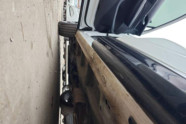 Used Roewe RX5 MAX 2022 1.5T Automatic Youwei Luxury Edition Left Side Sill