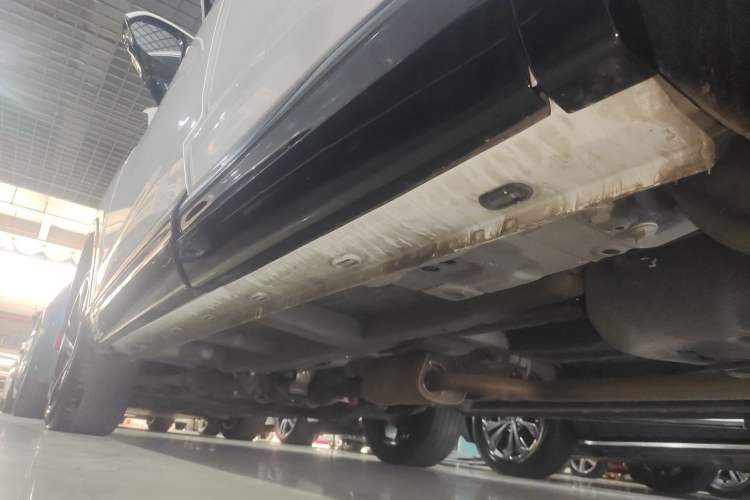 Used Roewe RX5 MAX 2022 1.5T Automatic Zhiwei Prestige Edition Left Side Sill