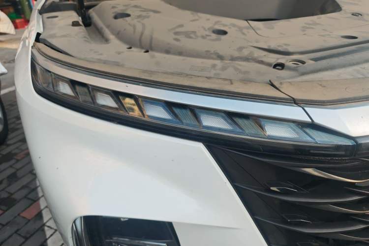 Used Roewe RX5 MAX 2022 1.5T Automatic Zhiwei Prestige Edition Right Front Headlight