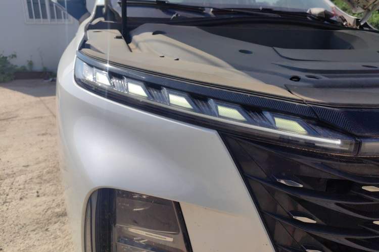 Used Roewe RX5 MAX 2022 1.5T Automatic Youwei Luxury Edition Right Front Headlight