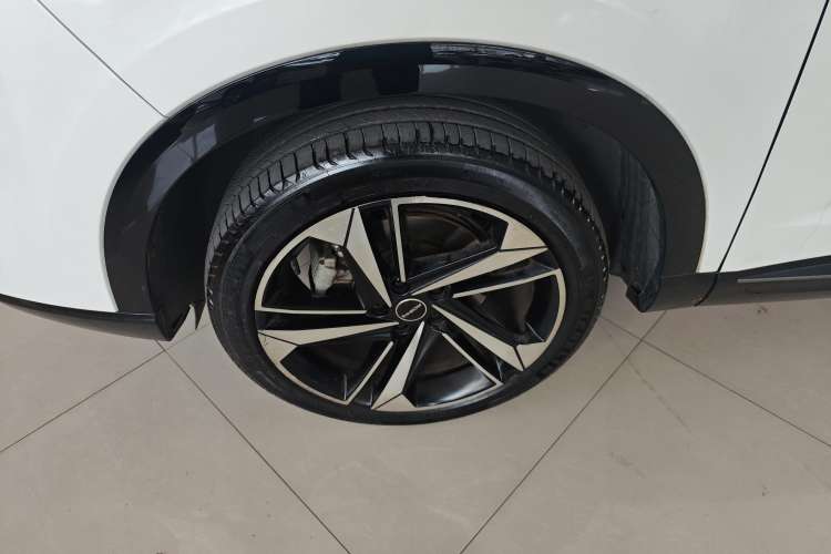 Used Roewe RX5 MAX 2022 1.5T Automatic Youwei Luxury Edition Right Front Wheel Hub