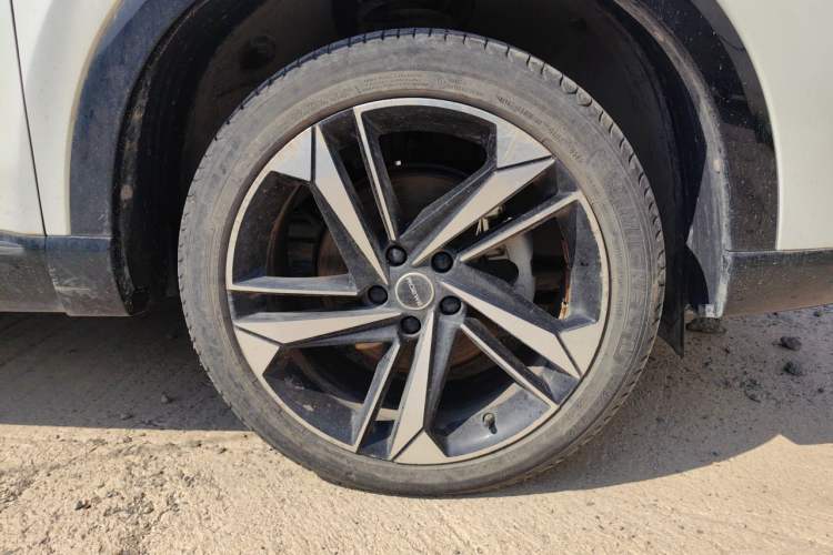 Used Roewe RX5 MAX 2022 1.5T Automatic Youwei Luxury Edition Right Front Wheel Hub