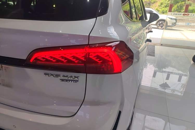 Used Roewe RX5 MAX 2022 1.5T Automatic Youwei Luxury Edition Right Rear Taillight