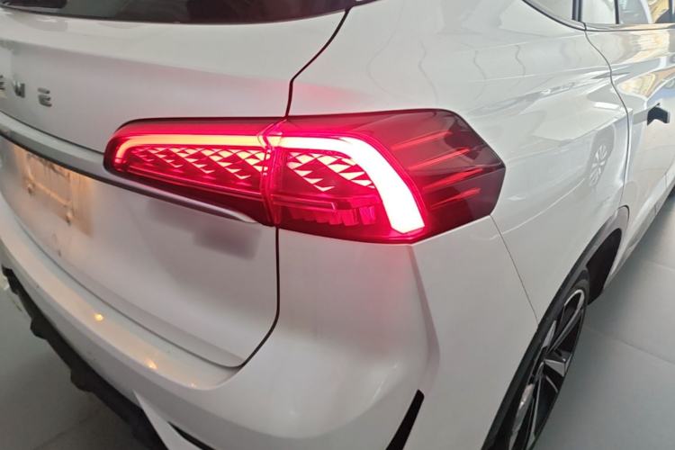 Used Roewe RX5 MAX 2022 1.5T Automatic Zhiwei Prestige Edition Right Rear Taillight