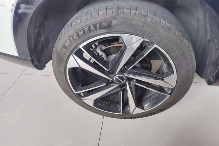 Used Roewe RX5 MAX 2022 1.5T Automatic Youwei Luxury Edition Right Rear Wheel Hub