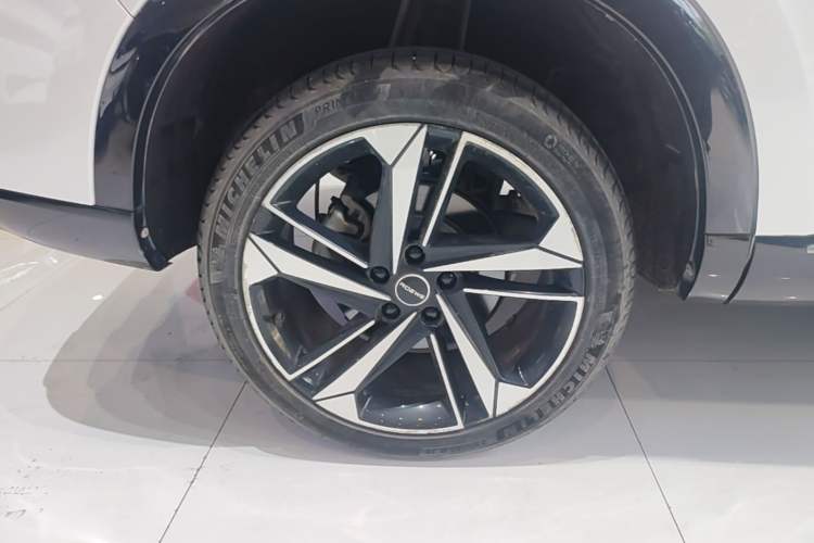 Used Roewe RX5 MAX 2022 1.5T Automatic Youwei Luxury Edition Right Rear Wheel Hub
