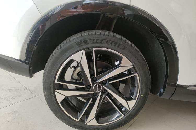 Used Roewe RX5 MAX 2022 1.5T Automatic Youwei Luxury Edition Right Rear Wheel Hub