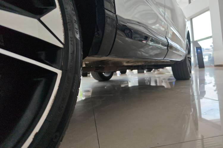 Used Roewe RX5 MAX 2022 1.5T Automatic Youwei Luxury Edition Right Side Sill