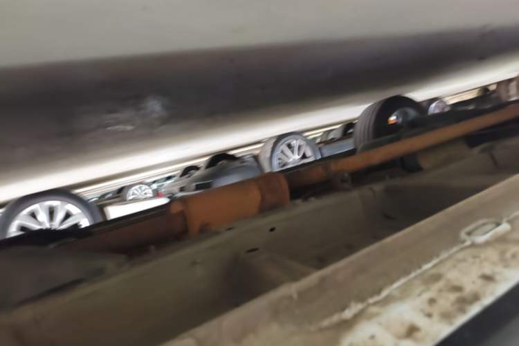 Used Roewe RX5 MAX 2022 1.5T Automatic Zhiwei Prestige Edition Right Side Sill
