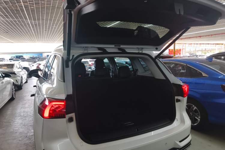 Used Roewe RX5 MAX 2022 1.5T Automatic Zhiwei Prestige Edition Trunk