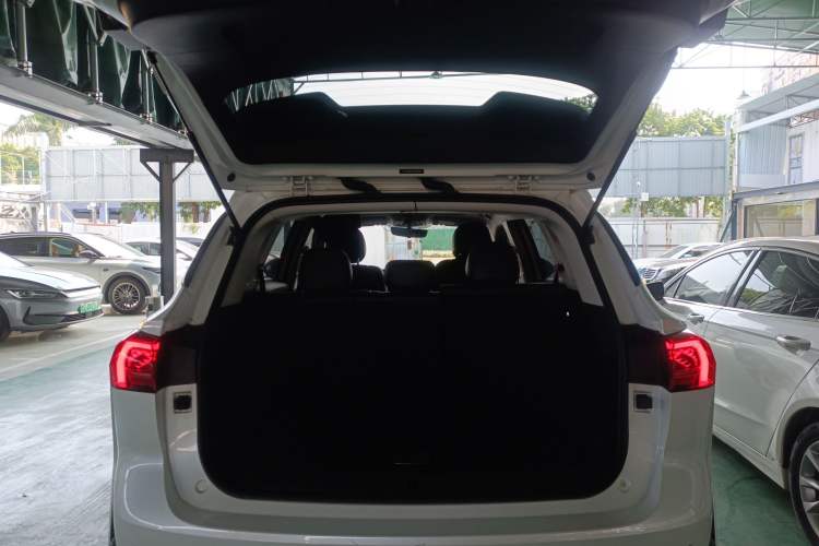 Used Roewe RX5 MAX 2022 1.5T Automatic Youwei Luxury Edition Trunk