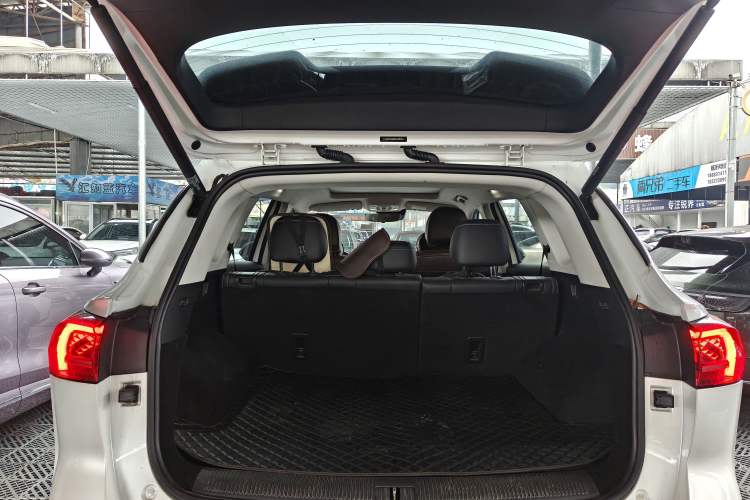 Used Roewe RX5 MAX 2022 1.5T Automatic Zhiwei Prestige Edition Trunk