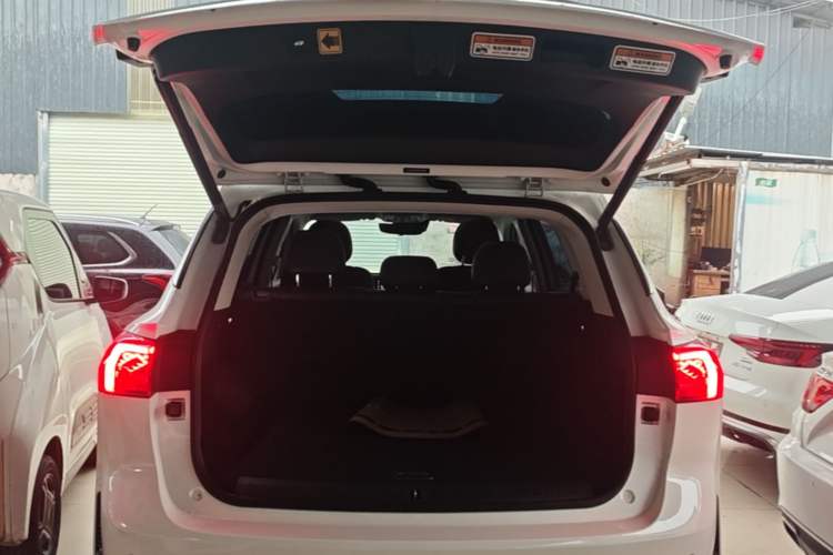Used Roewe RX5 MAX 2022 1.5T Automatic Zhiwei Prestige Edition Trunk