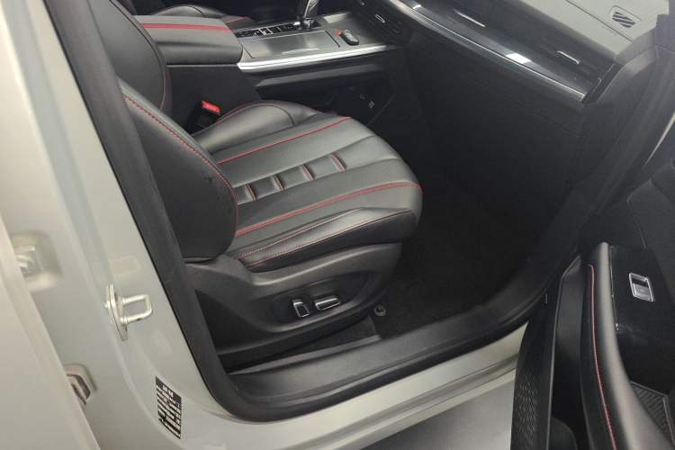 Used Roewe RX5 MAX 2022 1.5T Automatic Youwei Flagship Edition Right Front Seat