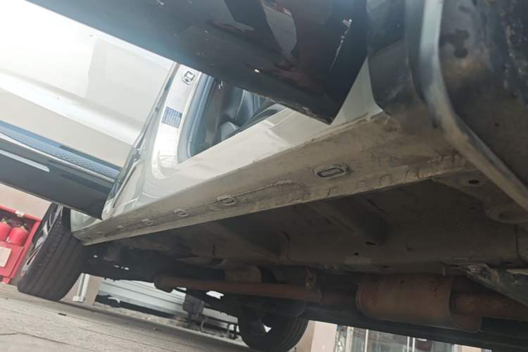 Used Roewe RX5 MAX 2022 1.5T Automatic Zhiwei Prestige Edition Right Side Sill