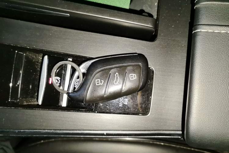 Used Roewe RX5 MAX 2022 1.5T Automatic Zhiwei Prestige Edition Vehicle Key