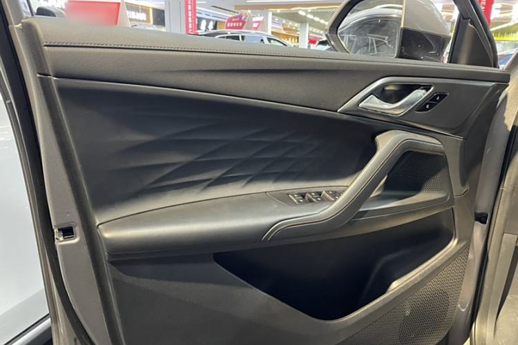 Used Roewe RX5 New Energy 2023 eRX5 Super Hybrid Premium Edition Interior 6