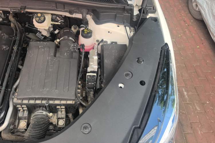 Used Roewe RX5 New Energy 2023 eRX5 Ultra-Hybrid Comfort Edition Engine Bay Left