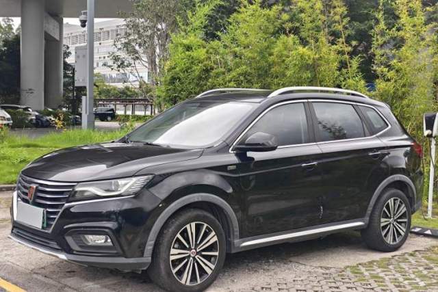 Ojetý Roewe RX5 New Energy 2017 eRX5 50T Hybrid Connected Prestige Flagship Edition